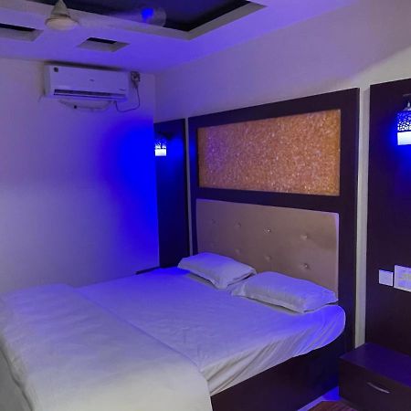 Bassac Residency Hotell Changanācheri Exteriör bild