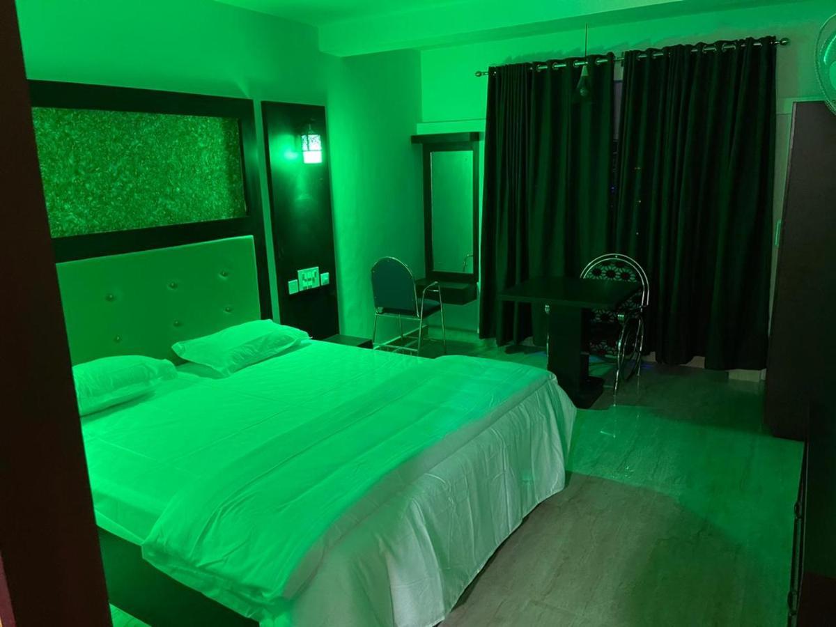 Bassac Residency Hotell Changanācheri Exteriör bild