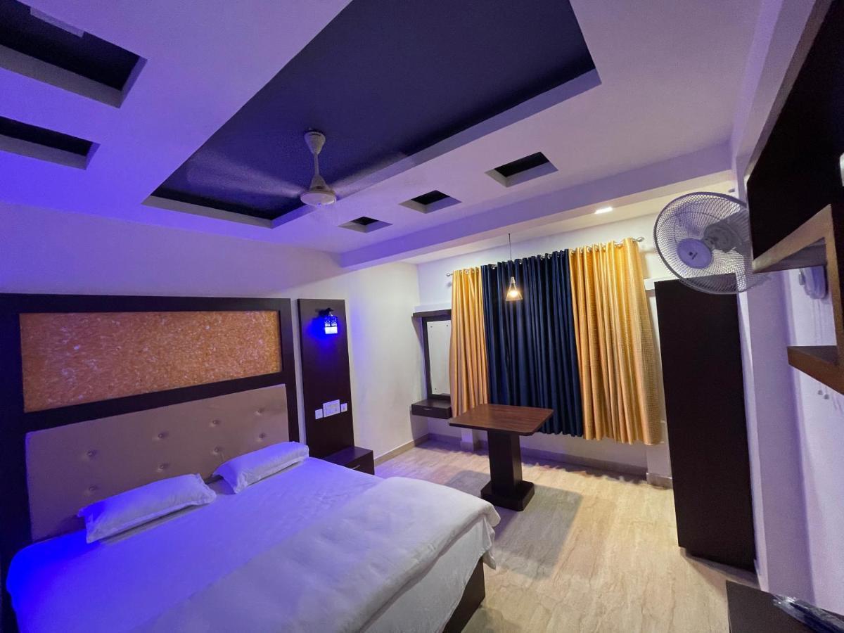 Bassac Residency Hotell Changanācheri Exteriör bild