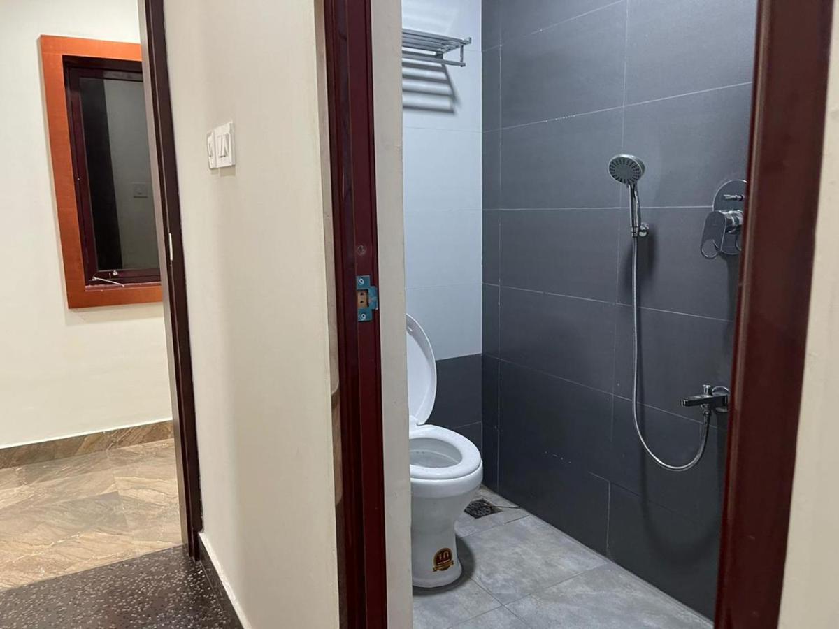 Bassac Residency Hotell Changanācheri Exteriör bild