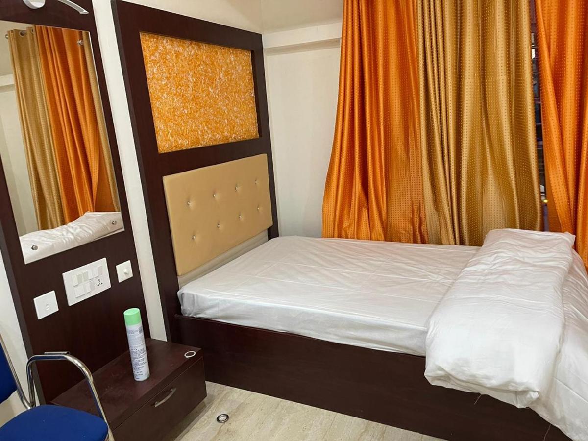 Bassac Residency Hotell Changanācheri Exteriör bild