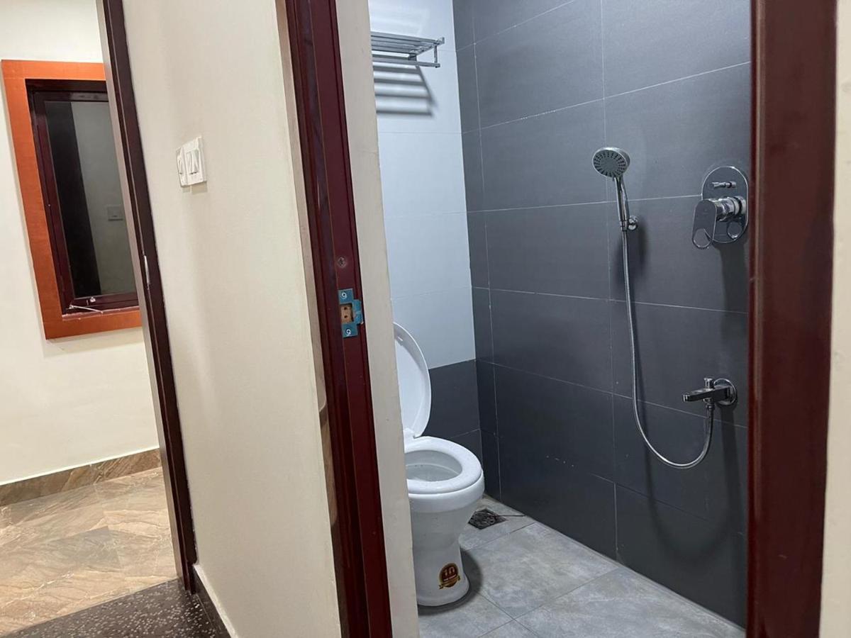 Bassac Residency Hotell Changanācheri Exteriör bild