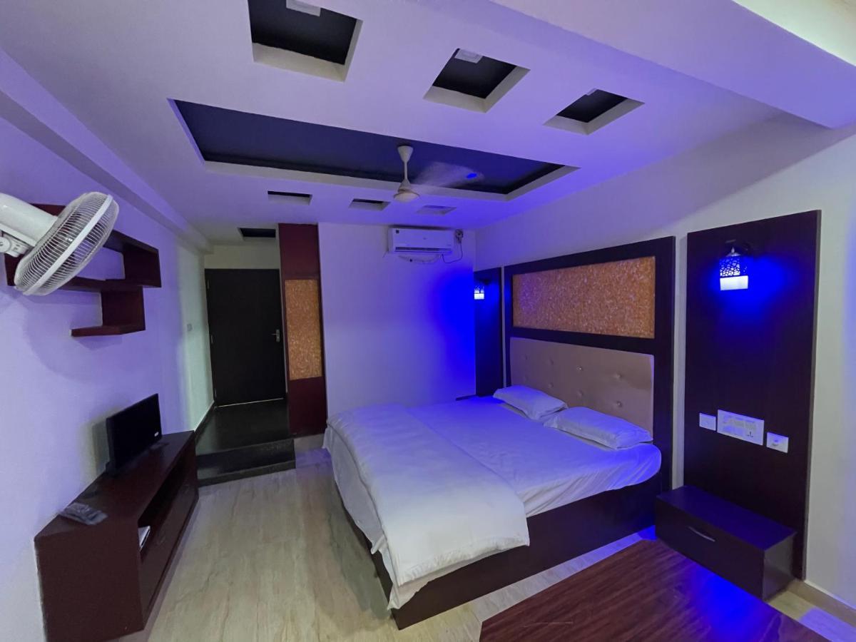 Bassac Residency Hotell Changanācheri Exteriör bild